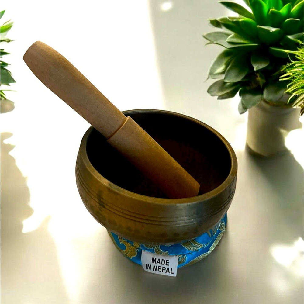 Meditating bowl 🤍